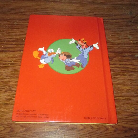 Disney's The Three Musketeers (Disney's Wonderful World of Reading, 2004) Book - Picture 2 of 3